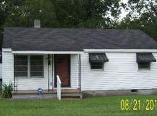 406 Lafayette St, Lumberton, NC 28358