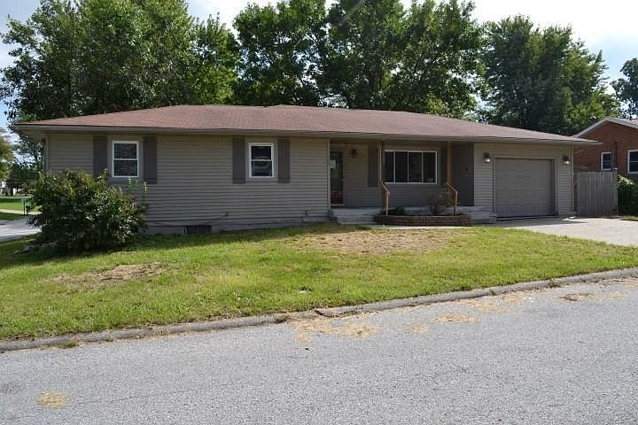 1st image of 404 Circle Dr