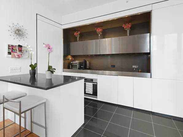 15 William Street 23A image 3 of 8