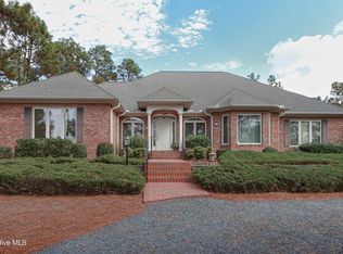 8 Interlachon Ln, Pinehurst, NC 28374