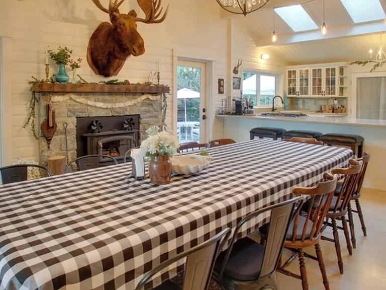 7075 NE Bay Hill Rd — Photo 15