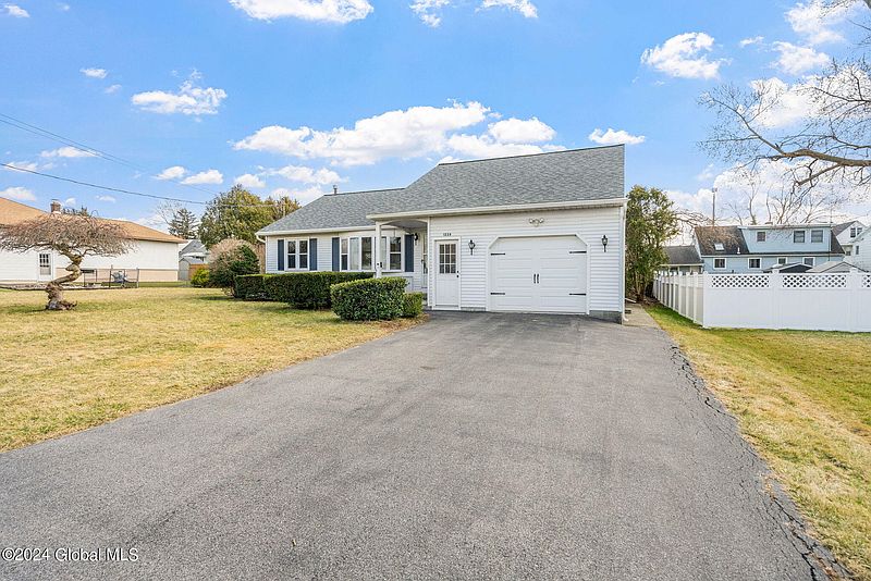 2nd image of 1228 Cullen Avenue