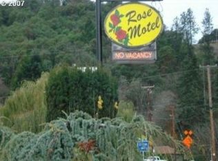 316 N Main St, Myrtle Creek, OR 97457