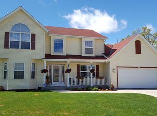 737 E Elm Rd, Oak Creek, WI 53154