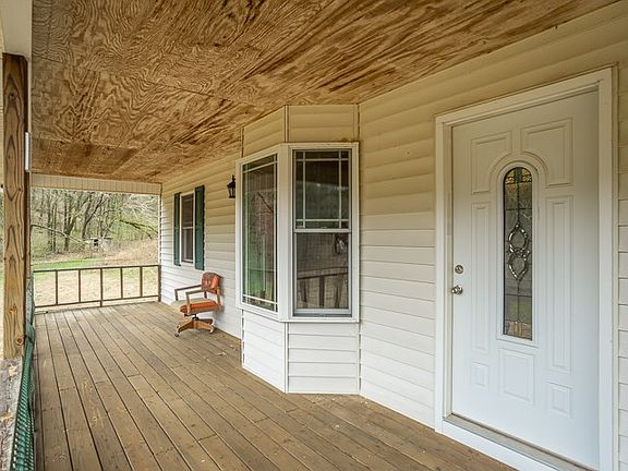 5th image of 331 Sanders Ln