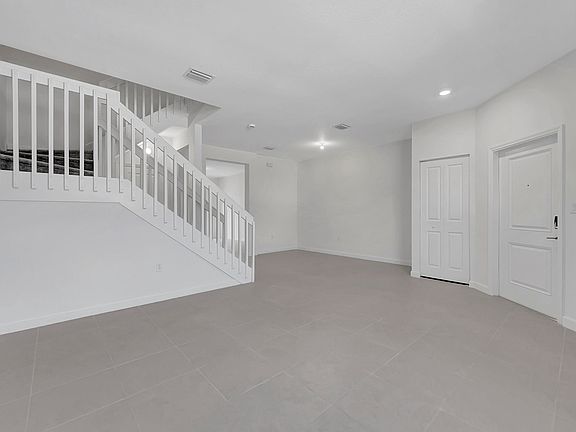 4th image of 2587 SE 26th Ct