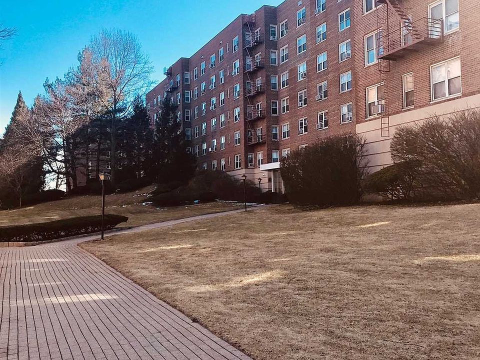 1st image of 1304 Midland Ave APT B55