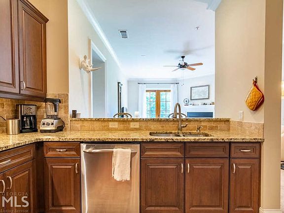 5th image of 351 Washington Ave #205