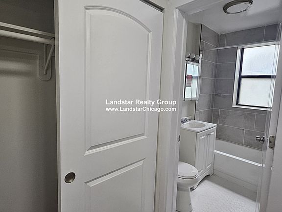 5th image of 3933 N Clarendon Ave APT 203