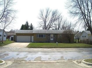 4 S Court St, Morris, MN 56267