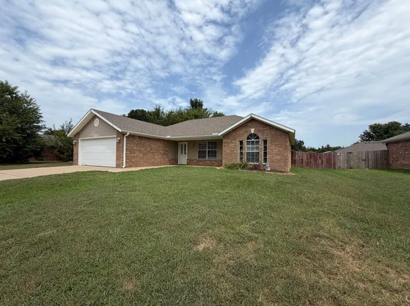 550 Walker St, Centerton, AR 72719