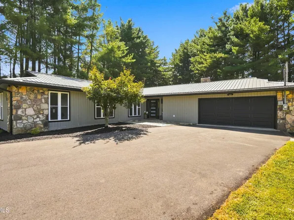 2016 Arlington Dr, Kingsport, TN 37663