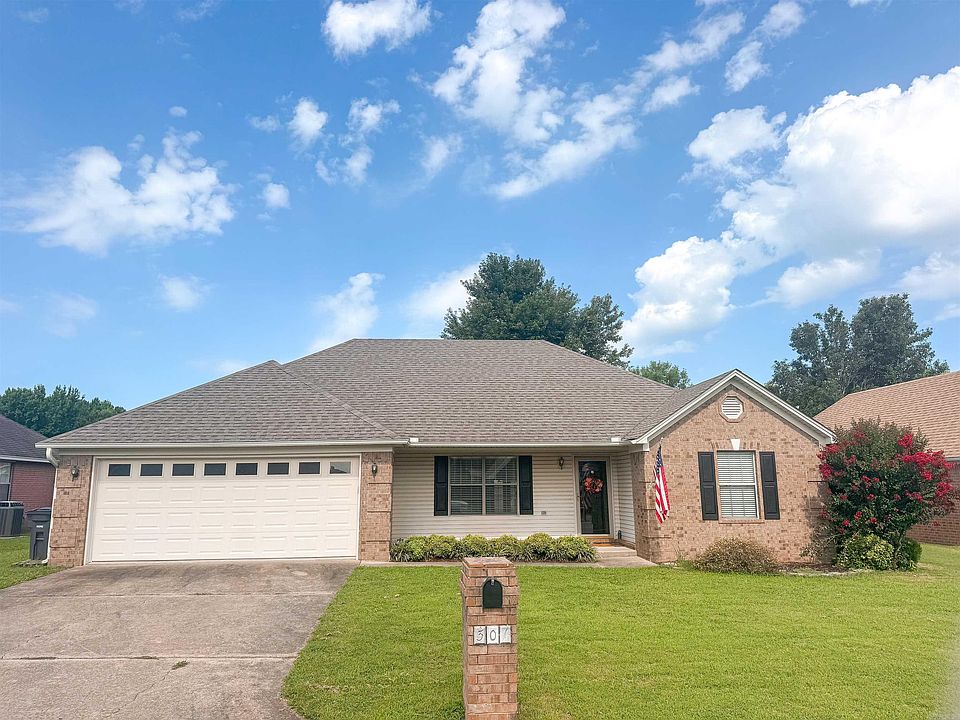 1st image of 301 Crain Dr