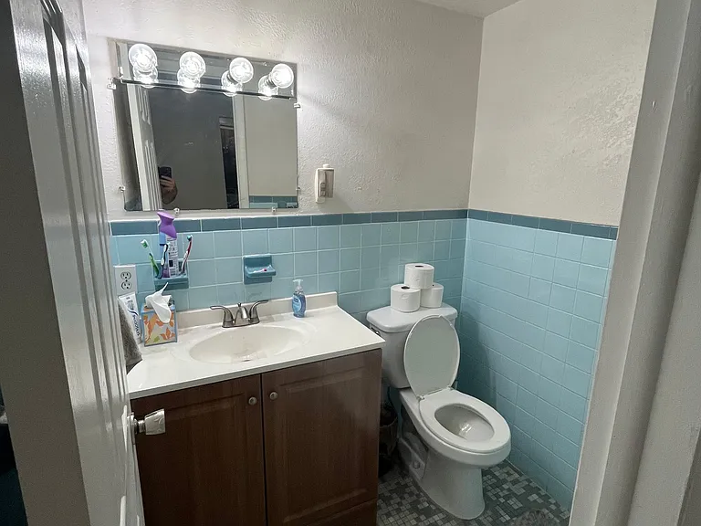 365 NE 125th St #301 — Photo 9