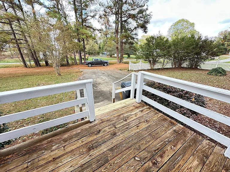 209 Oak Forest Dr — Photo 14