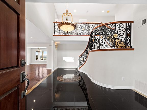 3rd image of 1855 Hacienda Dr