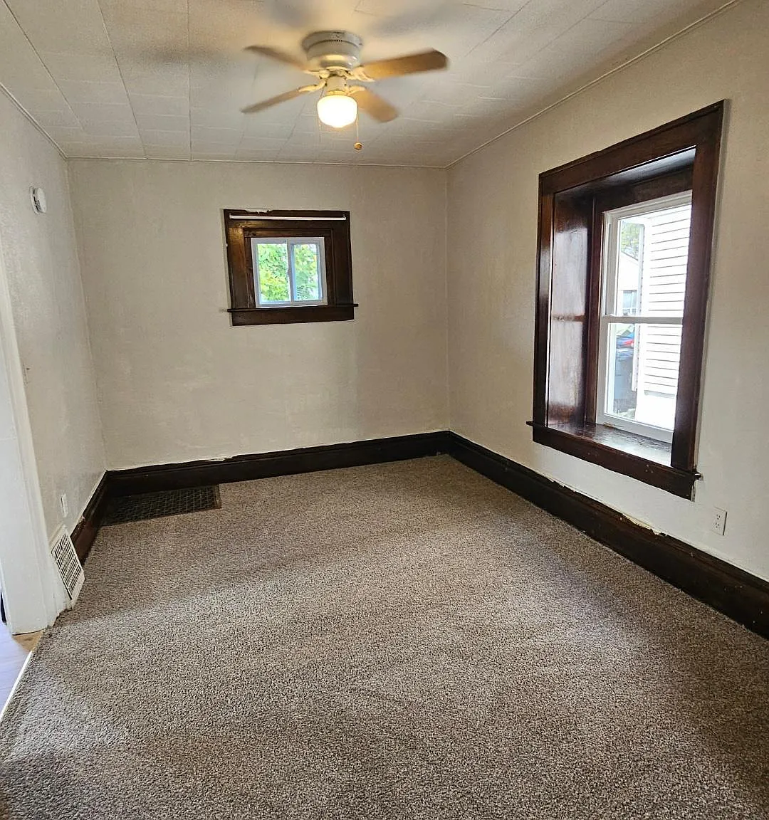 305 Cole Ave — Photo 4