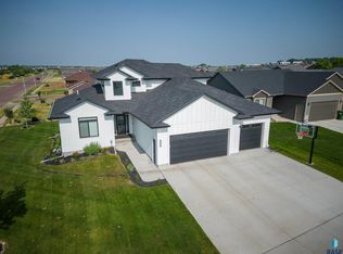 4117 S Infield Ave, Sioux Falls, SD 57110