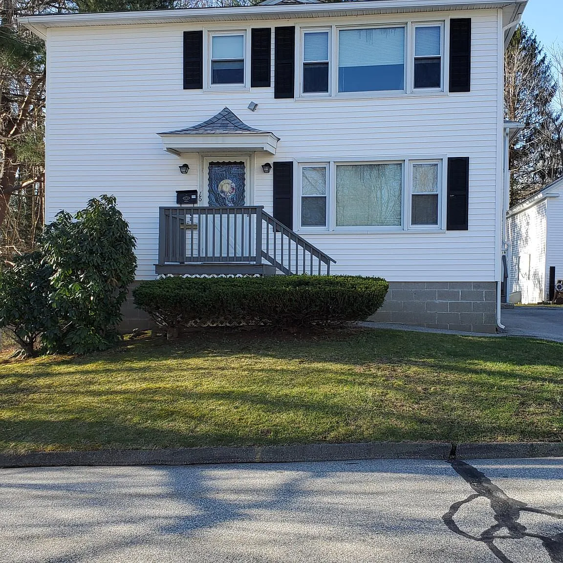 16 Valley St — Photo 2