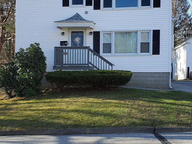 16 Valley St — Photo 2