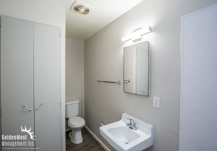 425 N Decatur Blvd #4 — Photo 9