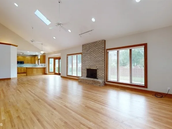 12303 S 70th Court, Palos Heights, IL 60463