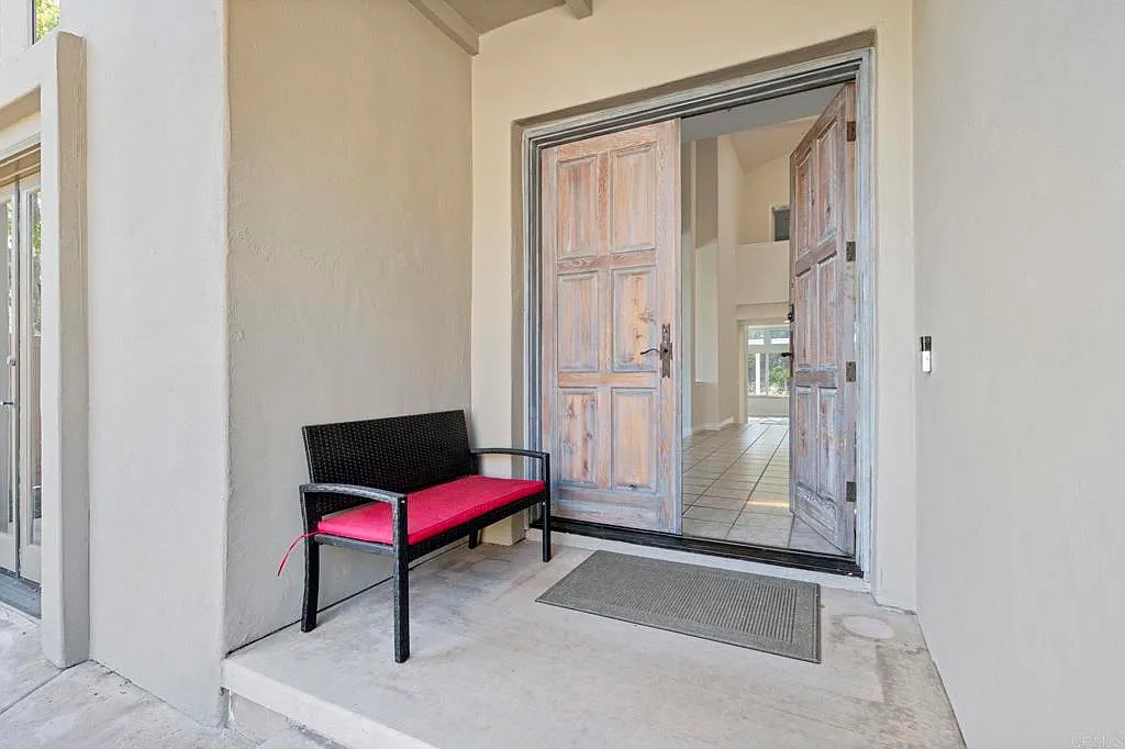 4 bed, 2831 sqft, $11,000 — Photo 3