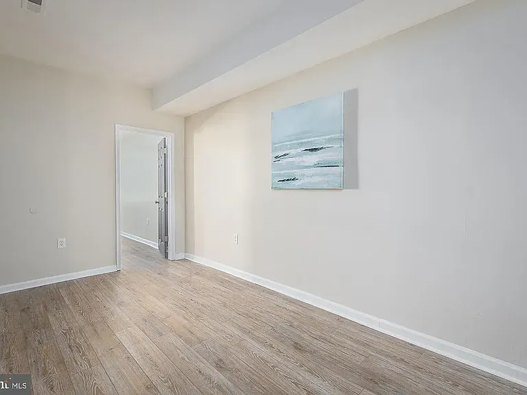 2444 Druid Hill Ave — Photo 15