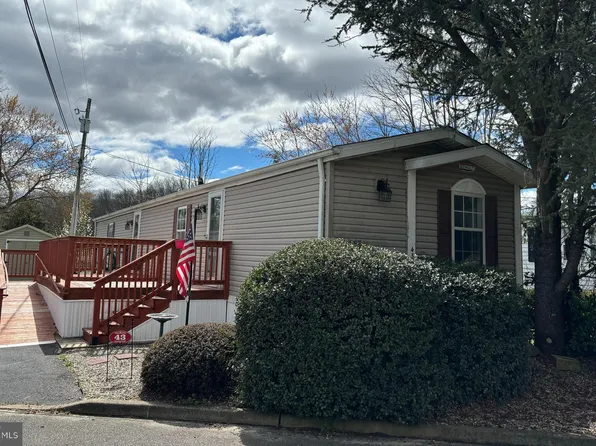 194 Jacobstown Rd, Wrightstown, NJ 08562