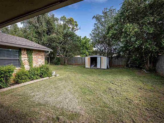 5th image of 6808 NW Willow Creek Dr