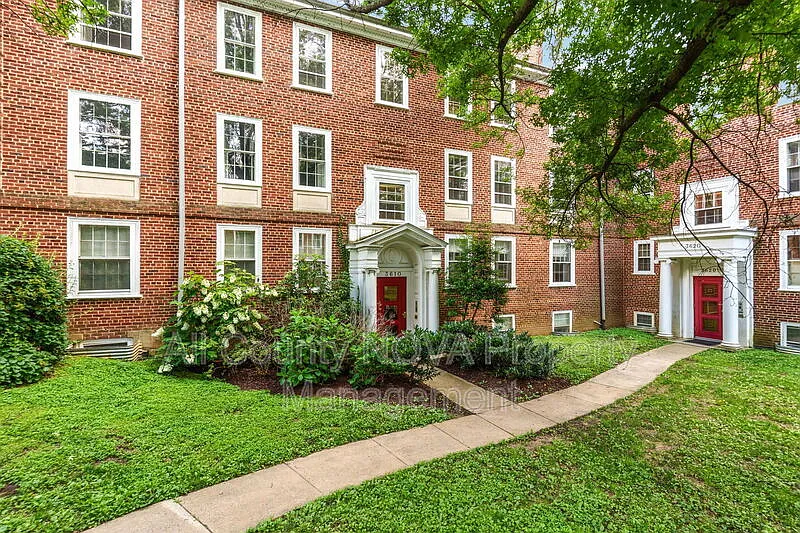 2 bed, 2.0 bath, 1360 sqft, $3,345 — Photo 3