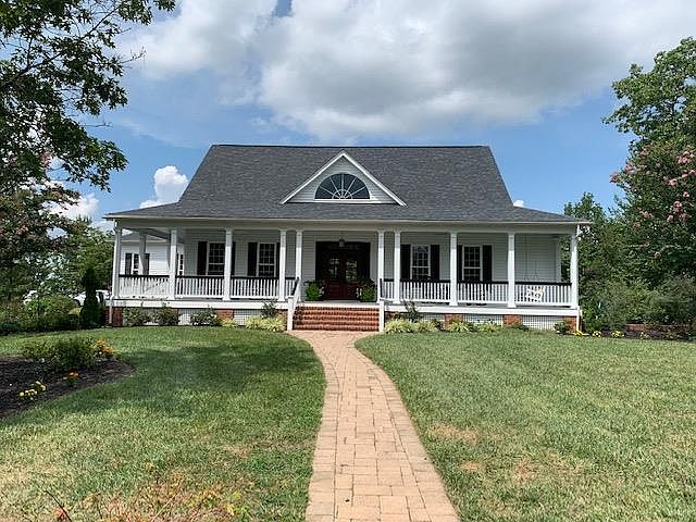 1st image of 580 River Oak Dr