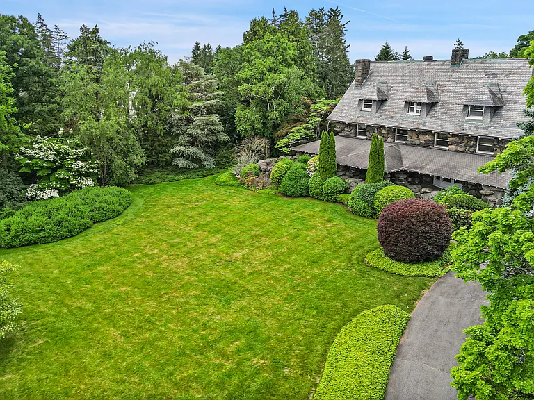 432 Field Point Rd — Photo 48