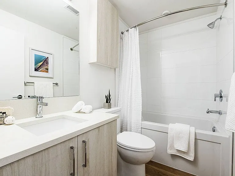 1550 Oxford St — Photo 12