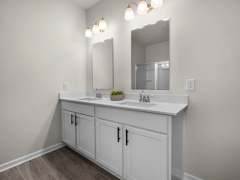 84 Woodford Reserve Dr — Photo 37