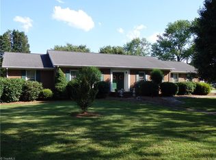 363 Siouan Dr, Lexington, NC 27295