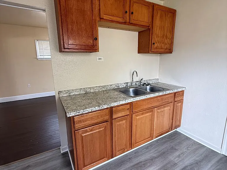 1671 Wayside Rd — Photo 4