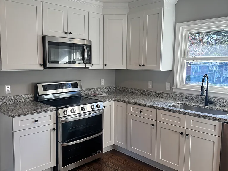 209 Brook St — Photo 3