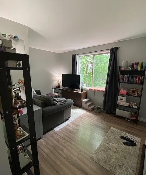 120 Lebrun St #4 — Photo 5