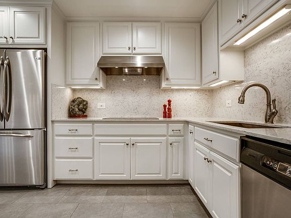 5th image of 4001 N New Braunfels Ave Unit 602A