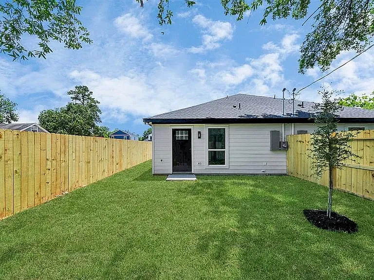 9001 Nyssa St — Photo 5
