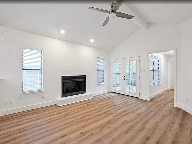 2407 Winsted Ln #B — Photo 3