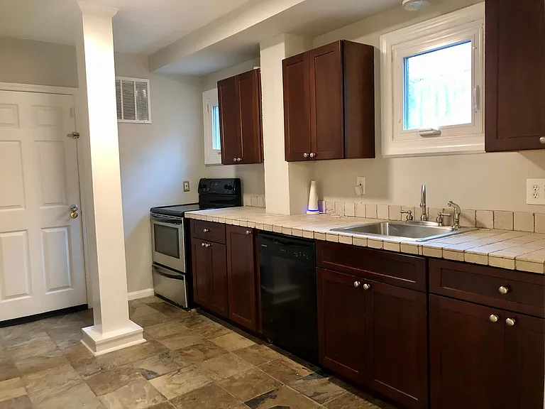 866 Moreland Ave SE #2 — Photo 11