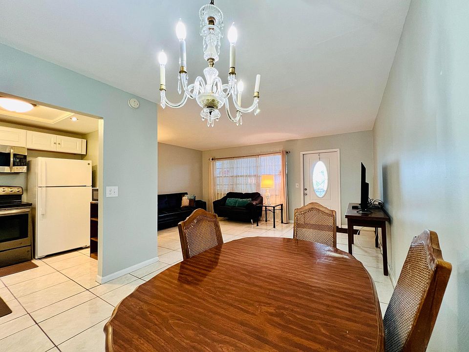 1st image of 330 Southampton B