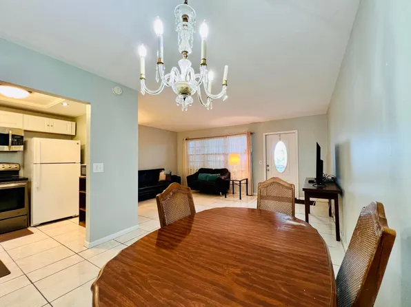 330 Southampton B, West Palm Beach, FL 33417
