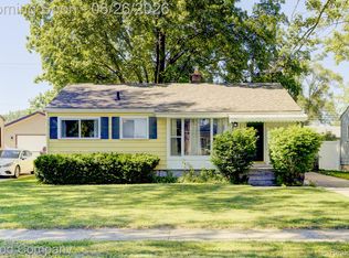 32032 Parkwood St, Westland, MI 48186