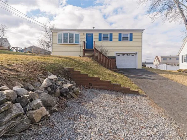 24 Berkshire Drive, Brookfield, CT 06804