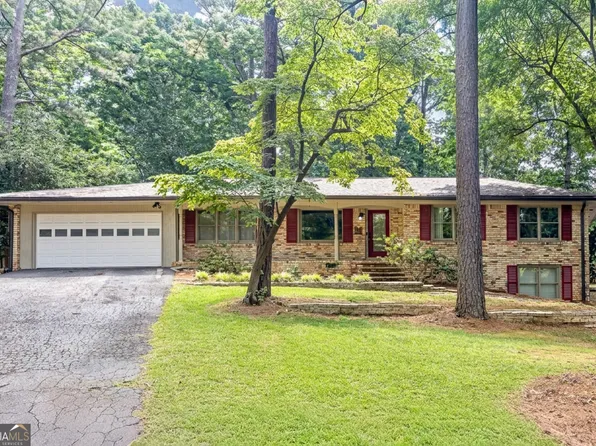 5580 Leather Stocking Ln, Stone Mountain, GA 30087
