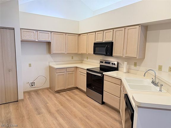4th image of 2040 Whippoorwill Ln