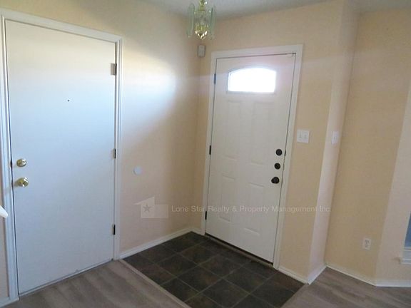2nd image of 5006 Acorn Creek Trl